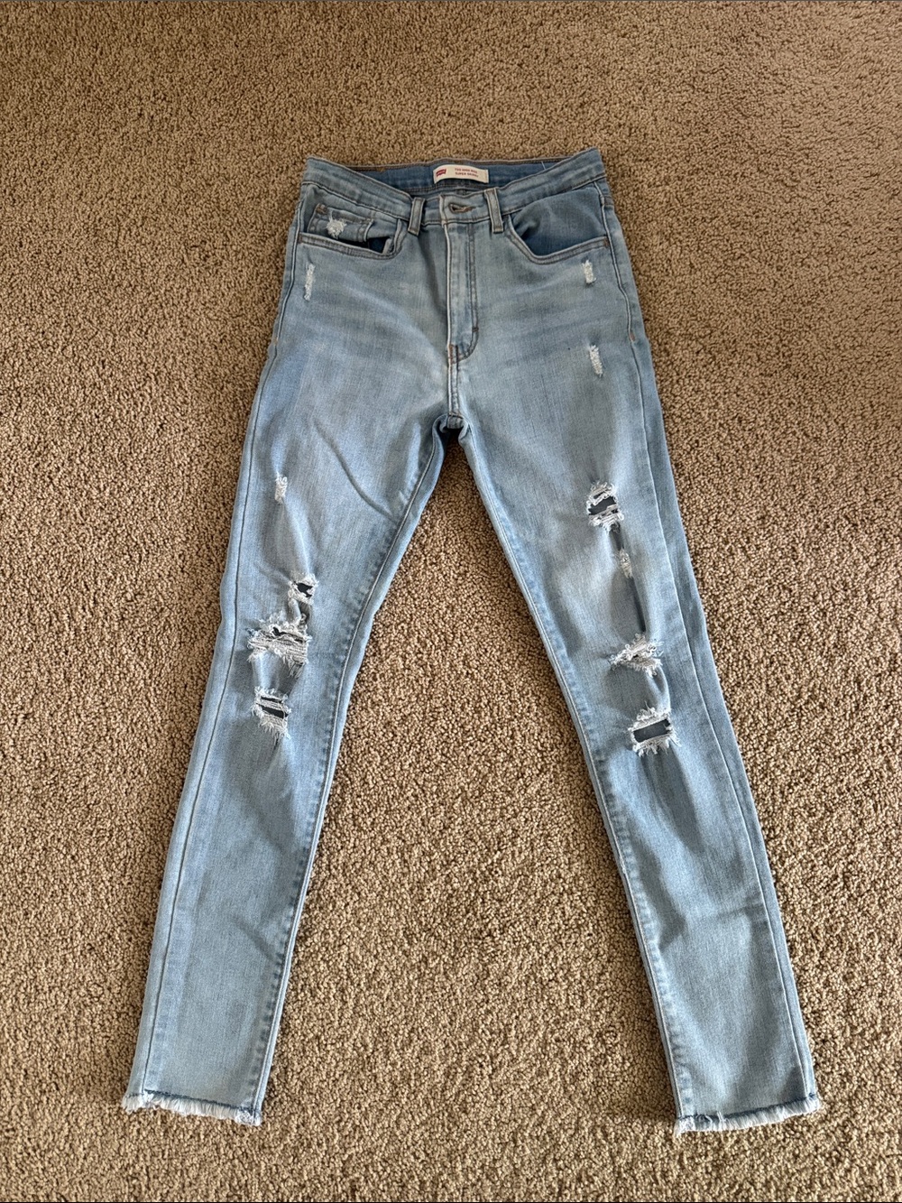 Levi’s 720 Light Blue Distressed Girls Skinny Jeans fits size 12